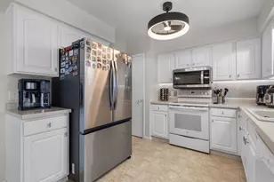 1125 N Claremont Dr, Janesville, WI 53545 - Photo 7