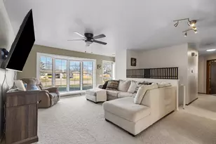 1125 N Claremont Dr, Janesville, WI 53545 - Photo 3