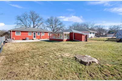 2885 S 102nd St, West Allis, WI 53227 - Photo 23