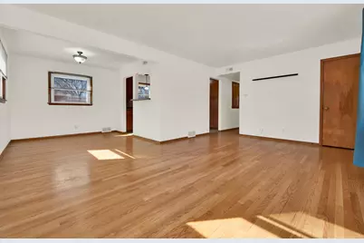 2885 S 102nd St, West Allis, WI 53227 - Photo 5