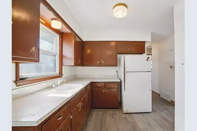 1539  Birch Dr, Waukesha, WI 53188 - Photo 9