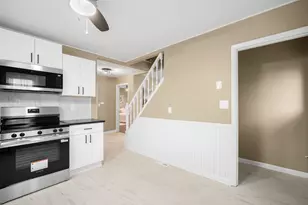 1137 S 107th St, West Allis, WI 53214 - Photo 7