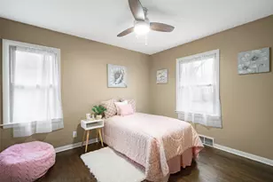 1137 S 107th St, West Allis, WI 53214 - Photo 9