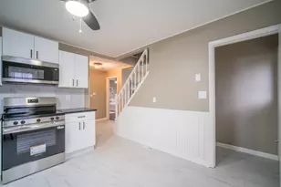 1137 S 107th St, West Allis, WI 53214 - Photo 7