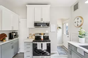 858 E Glen Ave, Whitefish Bay, WI 53217 - Photo 19