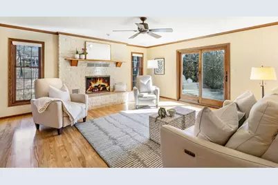 12044 N Maryhill Ct, Mequon, WI 53092 - Photo 3