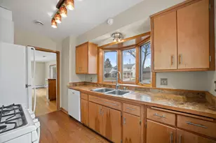 5437 N Navajo Ave, Glendale, WI 53217 - Photo 11