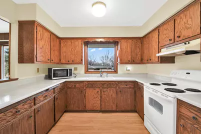 1621  Woodridge Rd, West Bend, WI 53095 - Photo 7