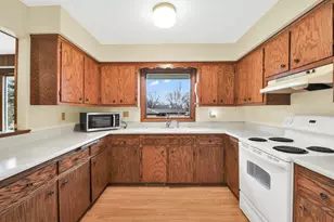 1621 Woodridge Rd, West Bend, WI 53095 - Photo 7