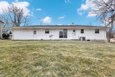 1621  Woodridge Rd, West Bend, WI 53095 - Photo 13