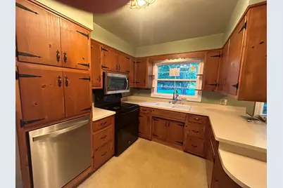 N35W28682  Old North Shore Dr, Delafield, WI 53072 - Photo 23