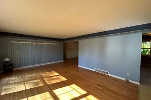 N35W28682 Old North Shore Dr, Delafield, WI 53072 - Photo 13