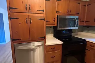 N35W28682 Old North Shore Dr, Delafield, WI 53072 - Photo 21