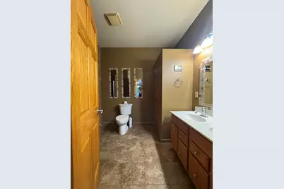 3231 E Lindy Ln, Oak Creek, WI 53154 - Photo 31