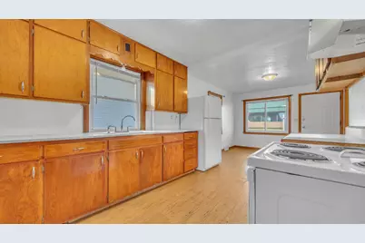 2215  Main Ave, Sheboygan, WI 53083 - Photo 7