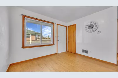 2215  Main Ave, Sheboygan, WI 53083 - Photo 9