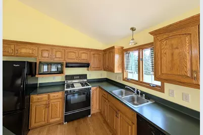 1001  Spring Waters Dr, Oconomowoc, WI 53066 - Photo 5