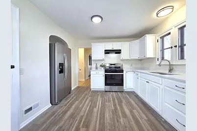 5601 W Brooklyn Pl, Milwaukee, WI 53216 - Photo 5