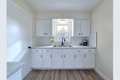 5908 N 32nd St, Milwaukee, WI 53209 - Photo 3