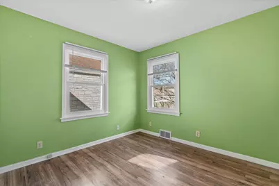 4864 N 21st St, Milwaukee, WI 53209 - Photo 9