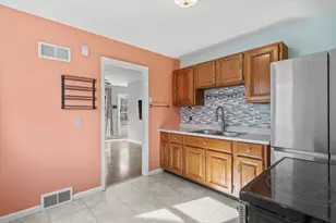 4864 N 21st St, Milwaukee, WI 53209 - Photo 5