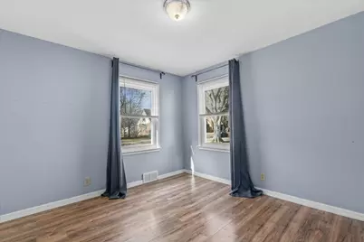 4864 N 21st St, Milwaukee, WI 53209 - Photo 7