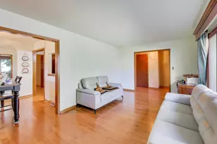 5711 Alta Loma Ct, Racine, WI 53403 - Photo 9