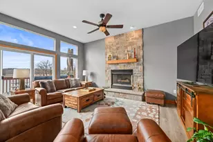 29149 White Oak Ln, Racine, WI 53185 - Photo 9