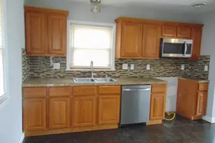 8528 W Arden Pl, Milwaukee, WI 53225 - Photo 7