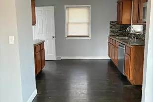 8528 W Arden Pl, Milwaukee, WI 53225 - Photo 11