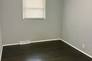 8528 W Arden Pl, Milwaukee, WI 53225 - Photo 9