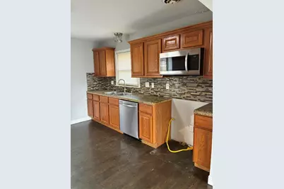 8528 W Arden Pl, Milwaukee, WI 53225 - Photo 9