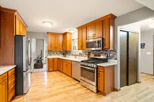 1525 River Highlands Dr, Oconomowoc, WI 53066 - Photo 9