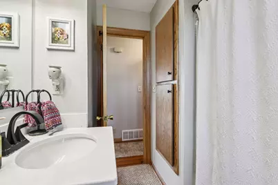 5320 W Plainfield Ave, Milwaukee, WI 53220 - Photo 13