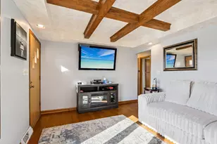 5320 W Plainfield Ave, Milwaukee, WI 53220 - Photo 5