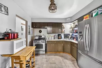 7031 W Villard Ave, Milwaukee, WI 53218 - Photo 5