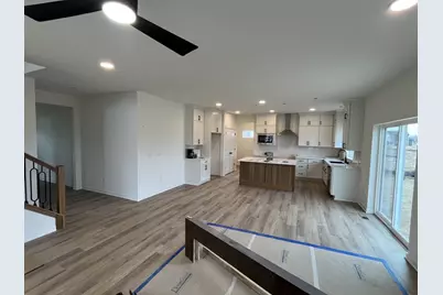 W149N11883  Red Holly Dr, Germantown, WI 53022 - Photo 5