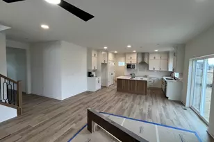 W149N11883 Red Holly Dr, Germantown, WI 53022 - Photo 5