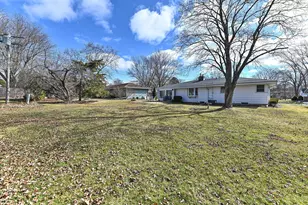 5400 Laura Ln, Greendale, WI 53129 - Photo 29