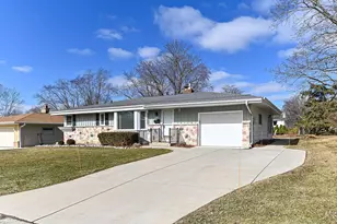 5400 Laura Ln, Greendale, WI 53129 - Photo 3