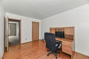 5400 Laura Ln, Greendale, WI 53129 - Photo 21