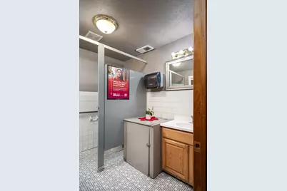 1123  3rd St, La Crosse, WI 54601 - Photo 9