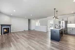 N55W20134 Magnolia Ln, Menomonee Falls, WI 53051 - Photo 15