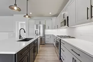 N55W20134 Magnolia Ln, Menomonee Falls, WI 53051 - Photo 9