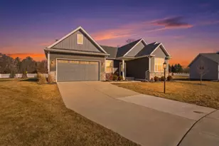 N55W20134 Magnolia Ln, Menomonee Falls, WI 53051 - Photo 31