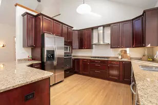 S91W37885 Antique Ln, Eagle, WI 53119 - Photo 9