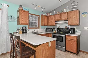 747 E Quail Run, Oak Creek, WI 53154 - Photo 9