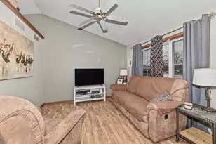 747 E Quail Run, Oak Creek, WI 53154 - Photo 5