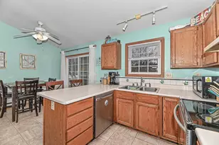 747 E Quail Run, Oak Creek, WI 53154 - Photo 11