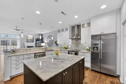 W162N5503  Westwind Dr, Menomonee Falls, WI 53051 - Photo 3